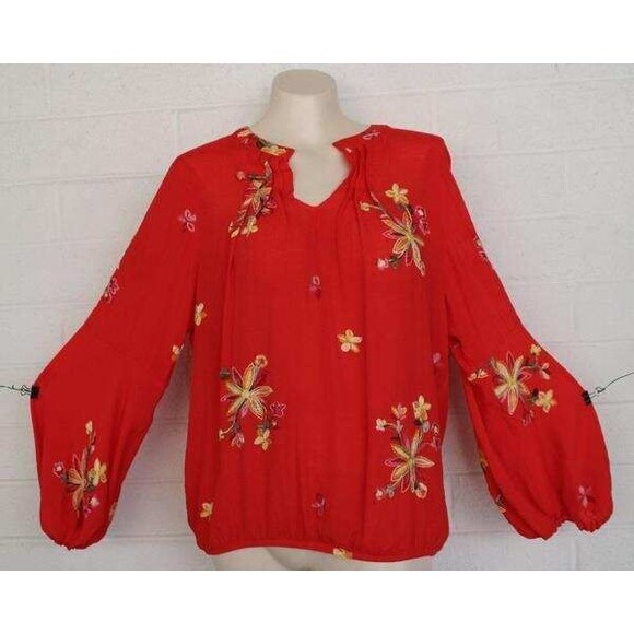 Figueroa & Flower Large Cherry Tomato Floral Embroidered Puffed Long Sleeve Top - Picture 1 of 6
